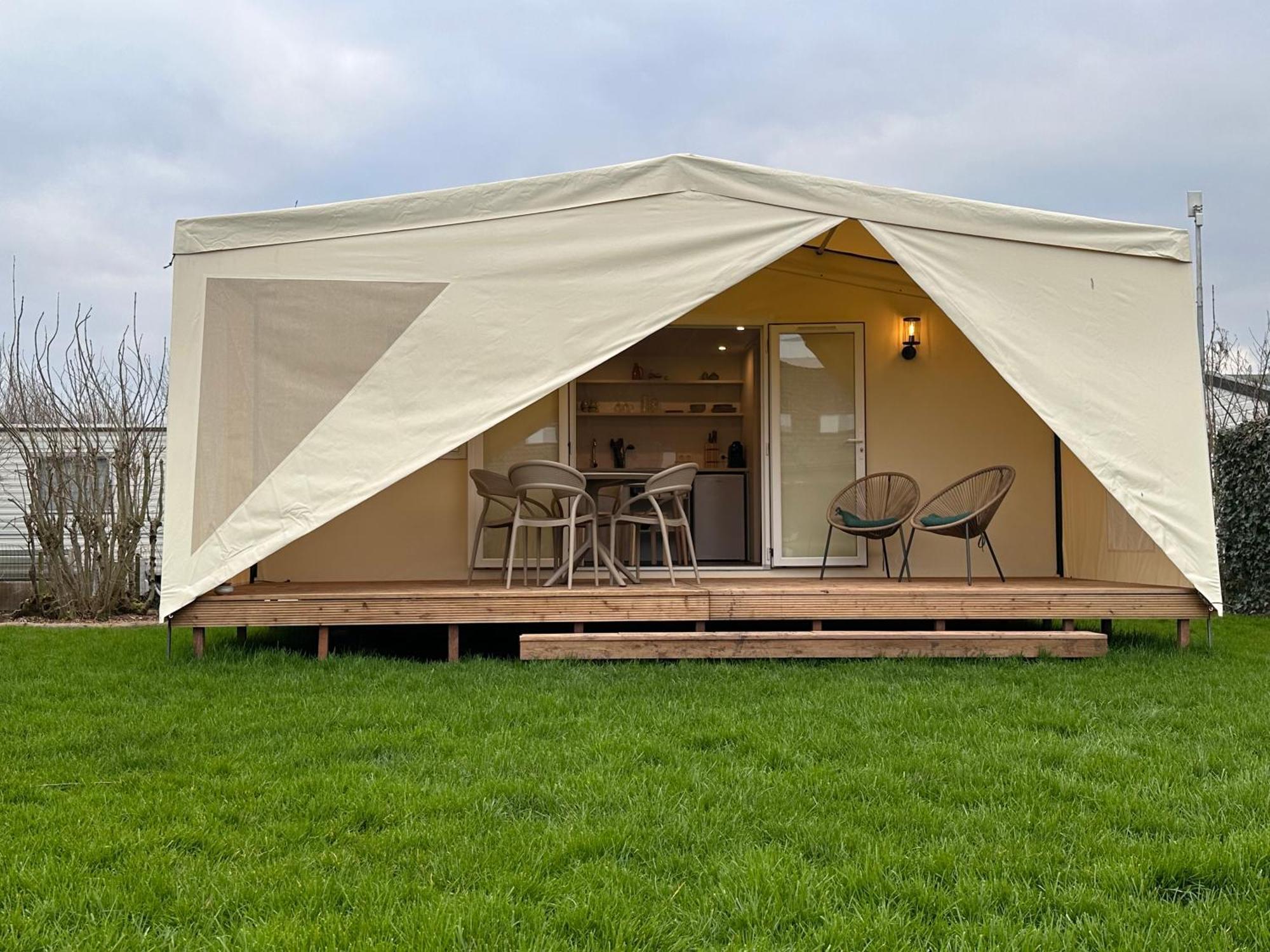 Glamping De Hof Van Eeden Warmond Exterior photo