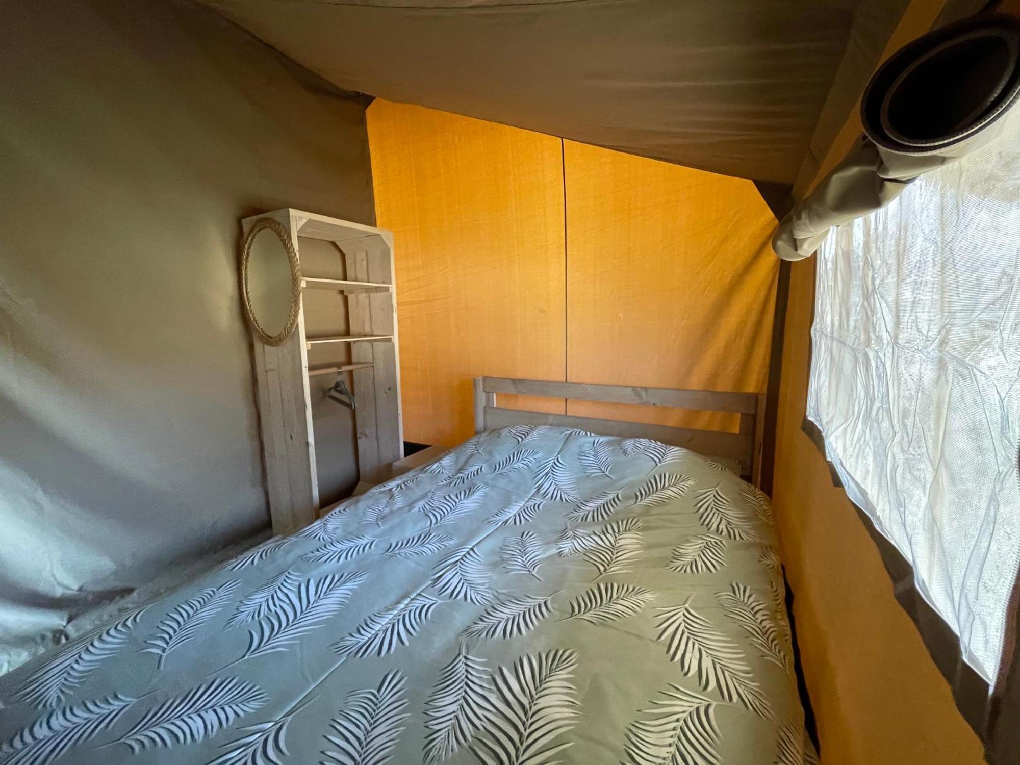 Glamping De Hof Van Eeden Warmond Exterior photo