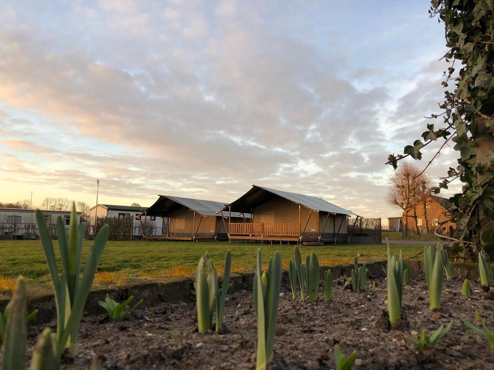 Glamping De Hof Van Eeden Warmond Exterior photo