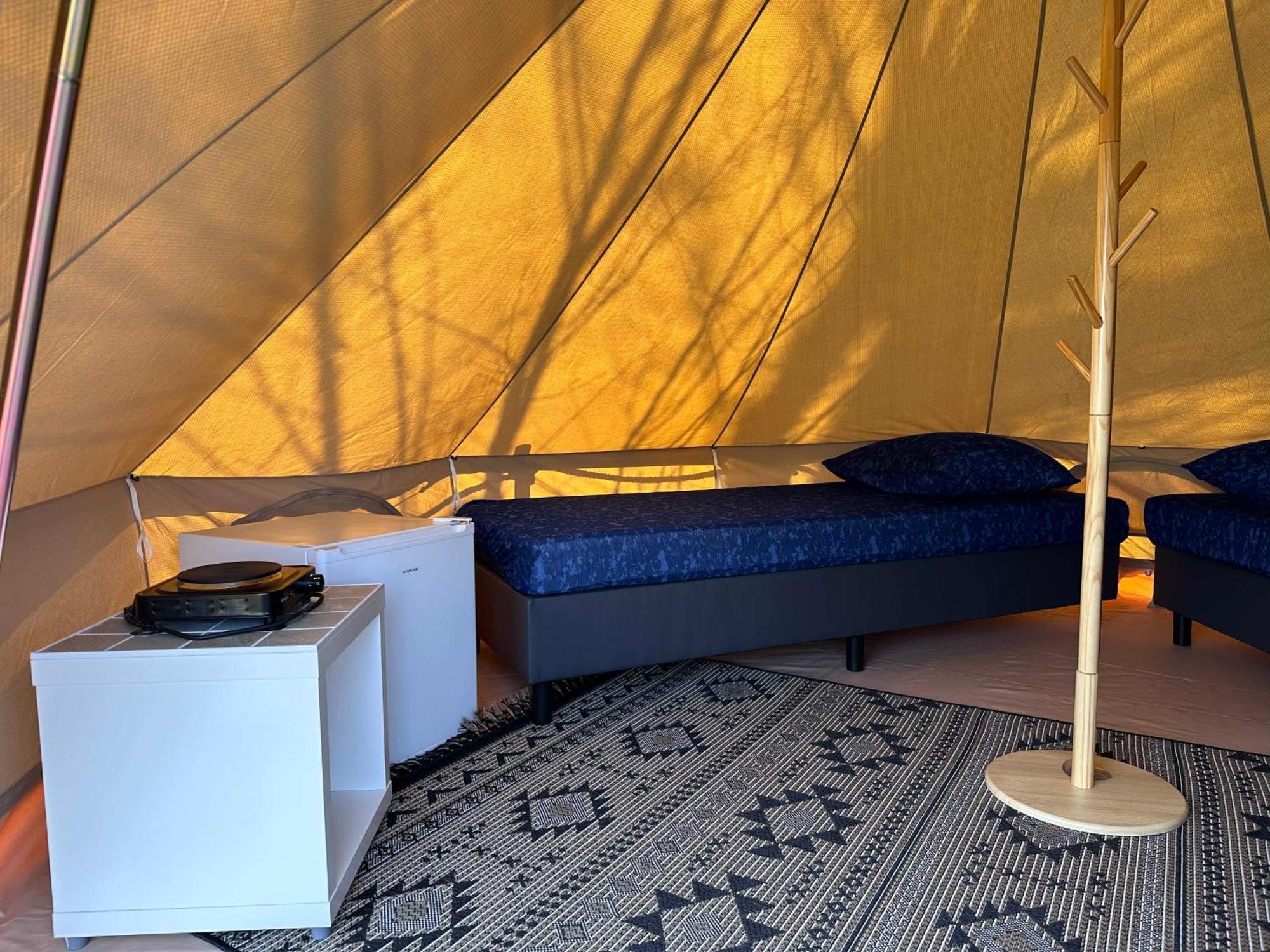 Glamping De Hof Van Eeden Warmond Exterior photo